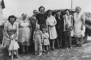Kay's sister Leda Anderson is at the left with her daughter